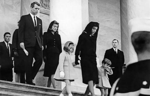 肯尼迪老婆爆料视频播放,视频播放背后的惊人真相 第1张 肯尼迪老婆爆料视频播放,视频播放背后的惊人真相 第1张